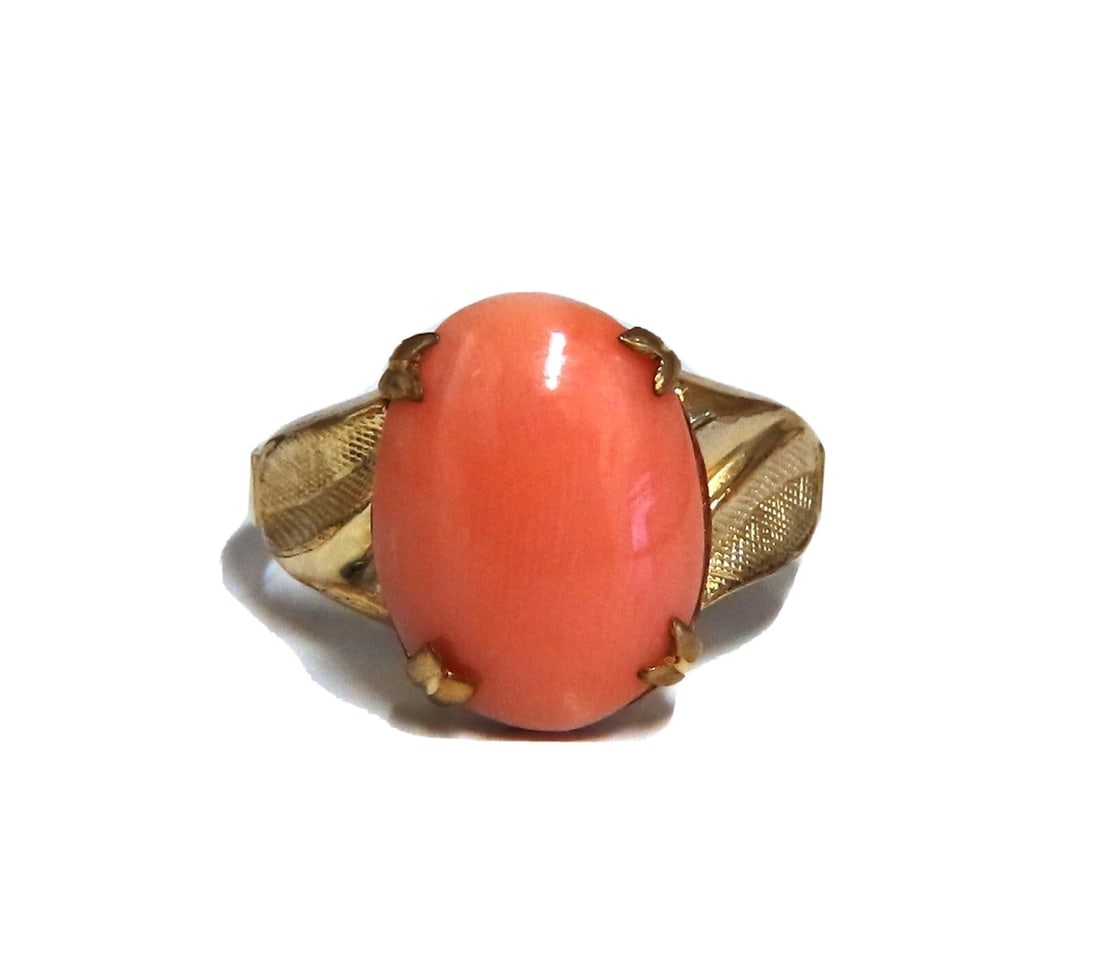 12x10mm natural 4ct pink Coral ring 10kt** - 2