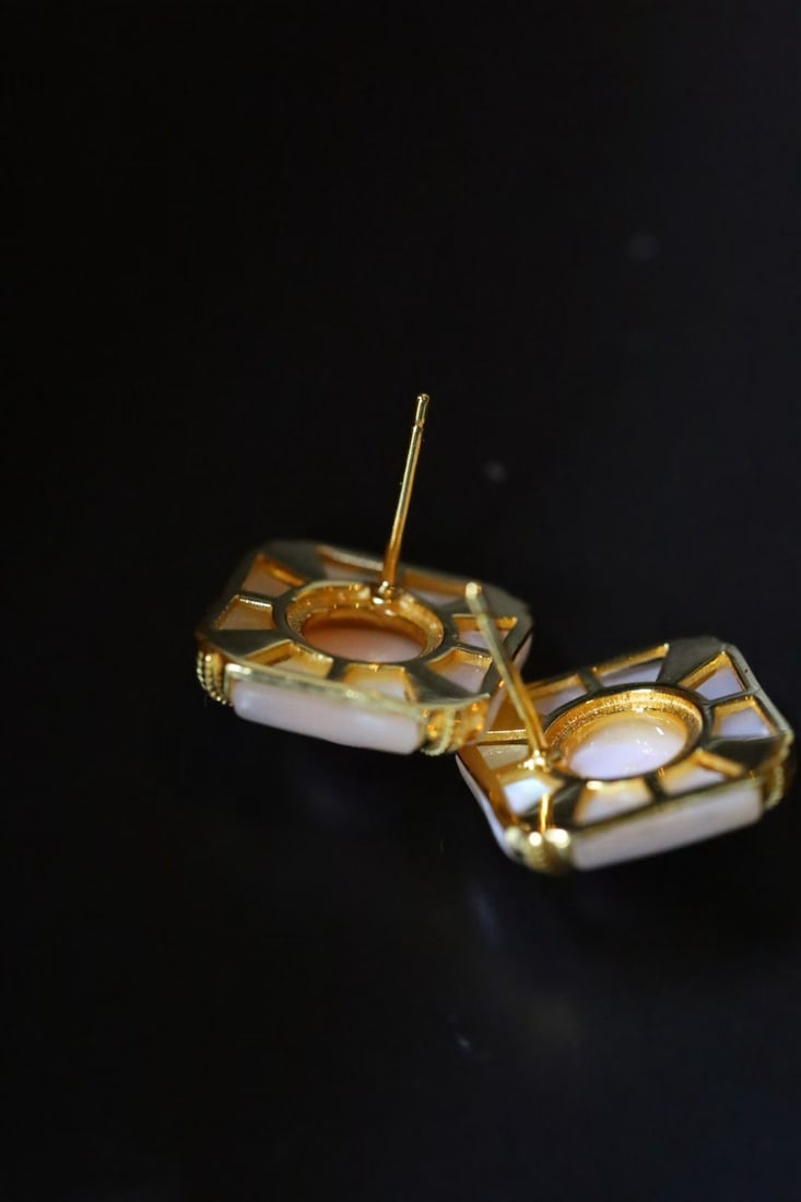 Natural Queen Conch Earrings - 4