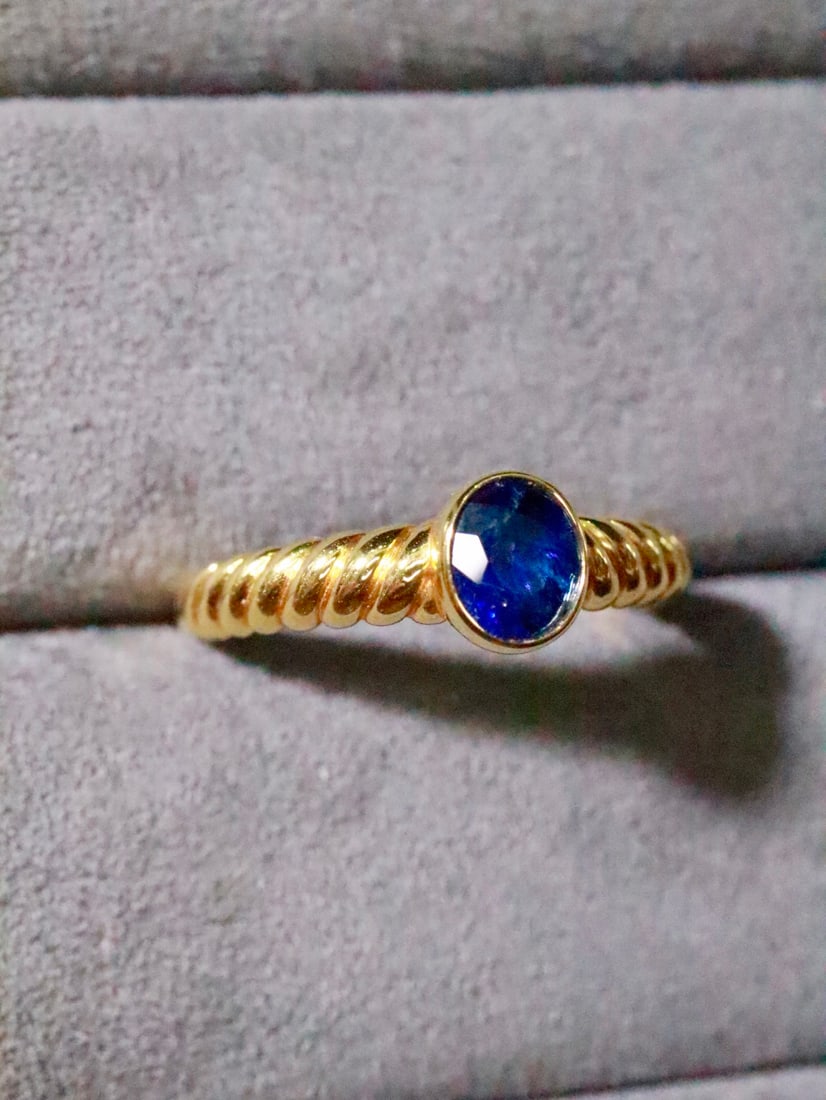 18K Blue Sapphire Ring - 2