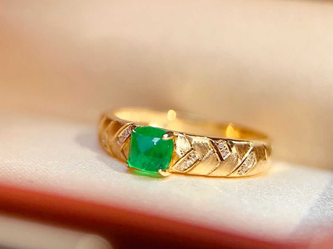 18K Gold Natural Emerald Ring - 2