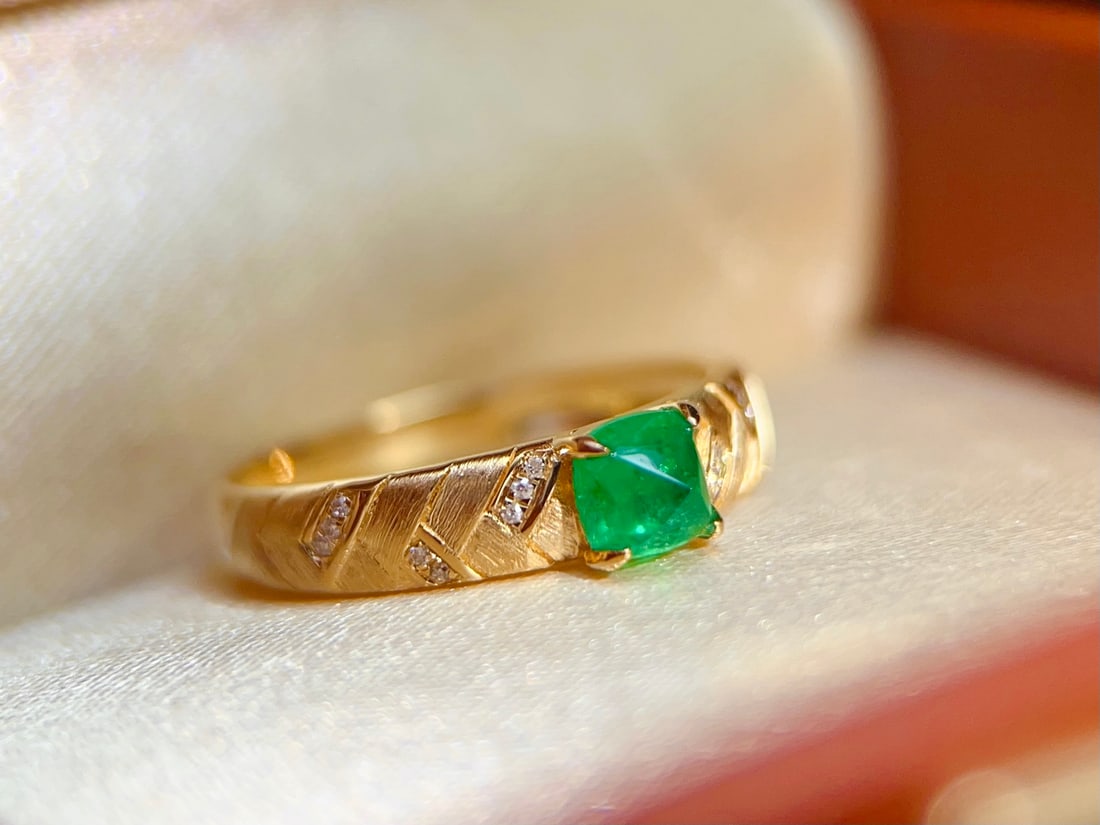 18K Gold Natural Emerald Ring - 6