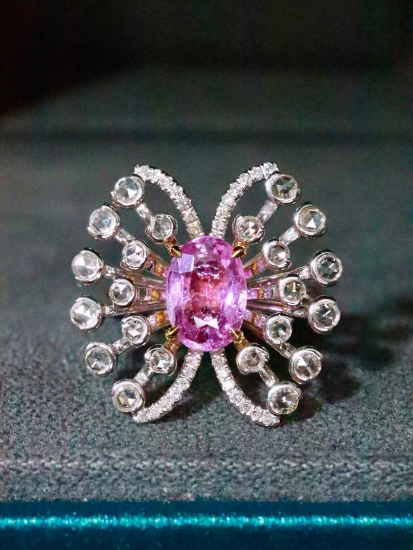 18K Gold Sapphire Ring (1 of 6)