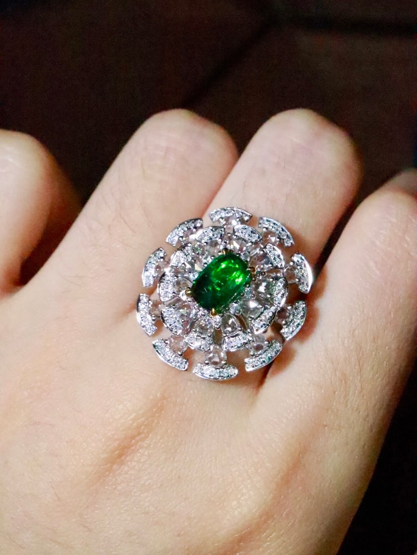 18K Gold Natural Tsavorite Ring - 5