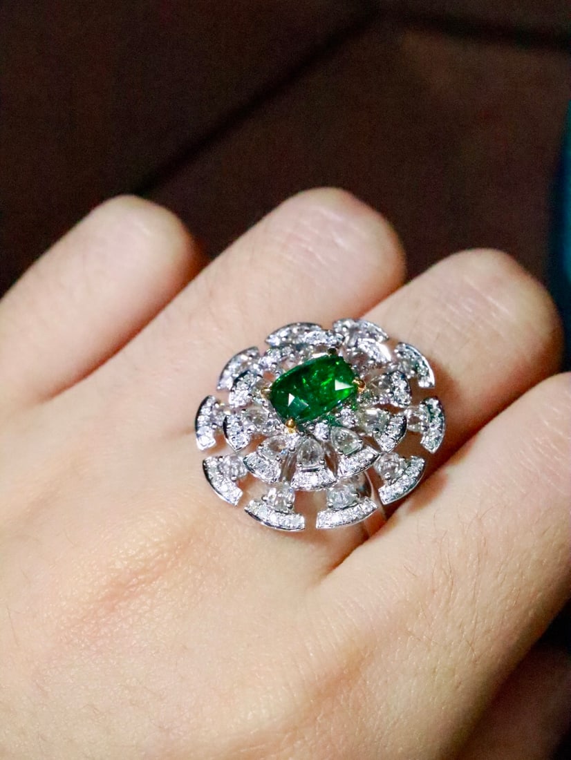 18K Gold Natural Tsavorite Ring - 6
