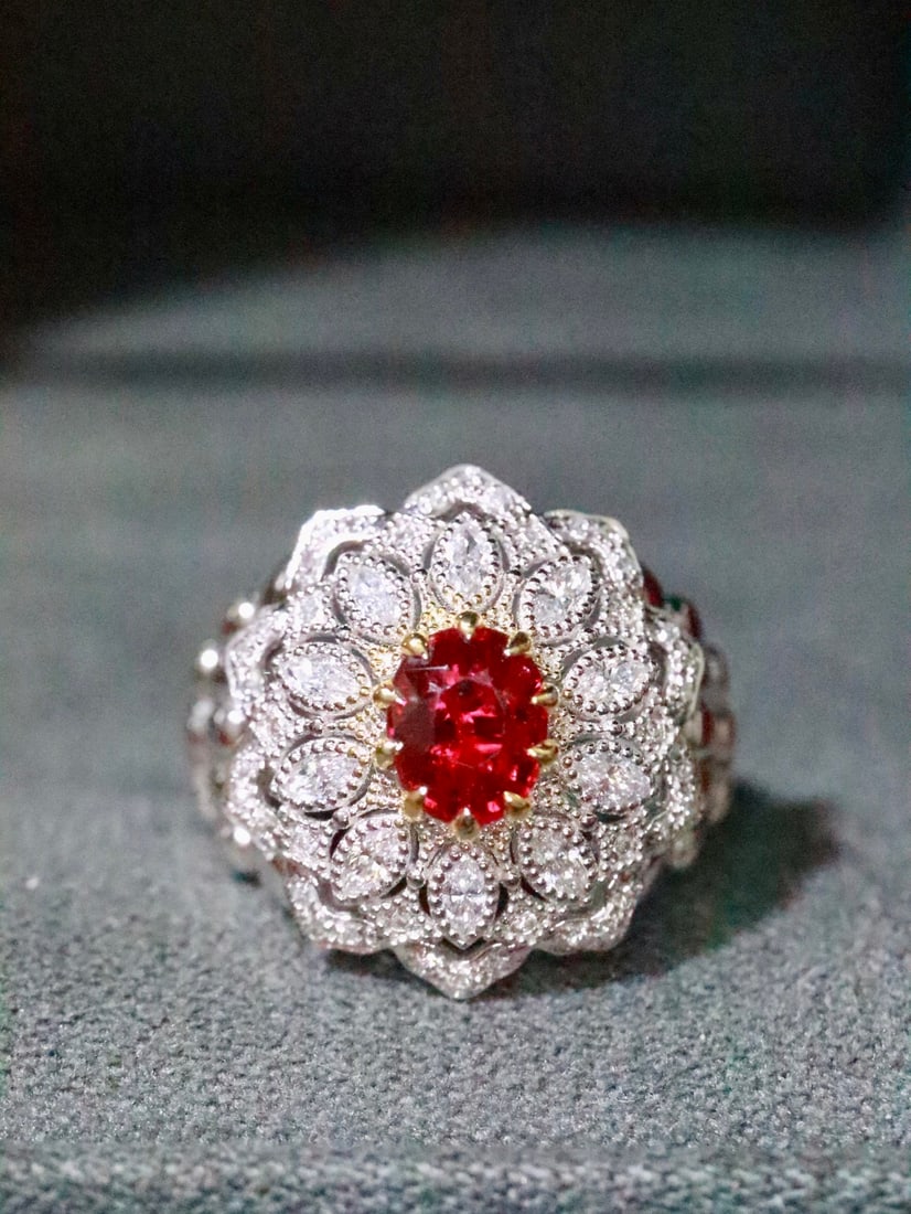 Platinum Unheated Ruby Ring: Title: Platinum Unheated Ruby Ring Description: This ring perfectly combines modern and classical elements, with a platinum-set unheated ruby that exudes enchanting brilliance. Its elegant lines make