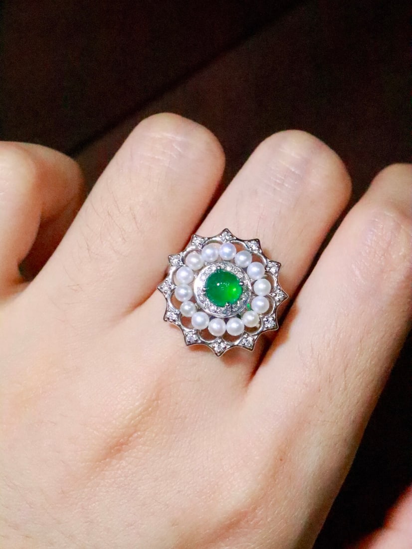 18K Gold Emerald Ring - 7
