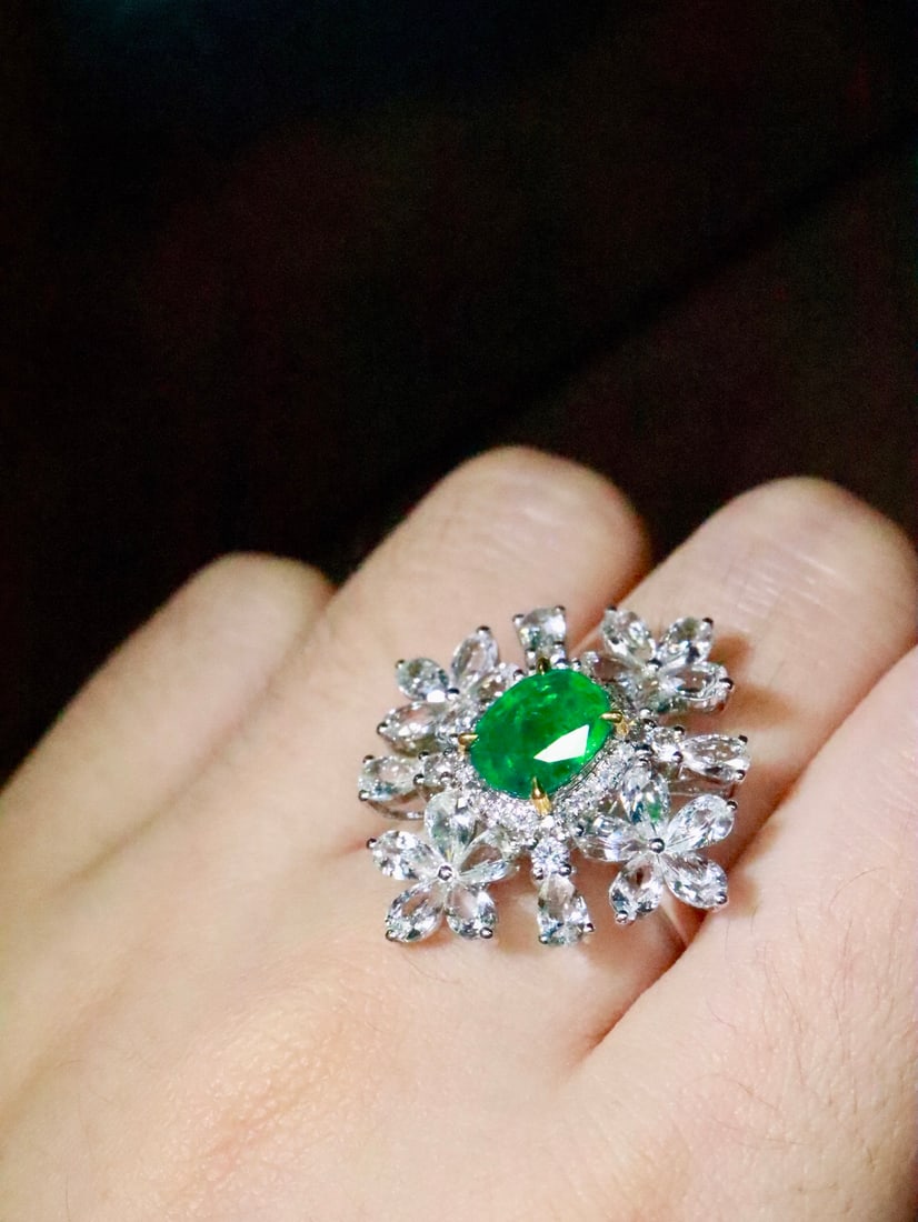 18K Gold Natural Emerald Ring - 6