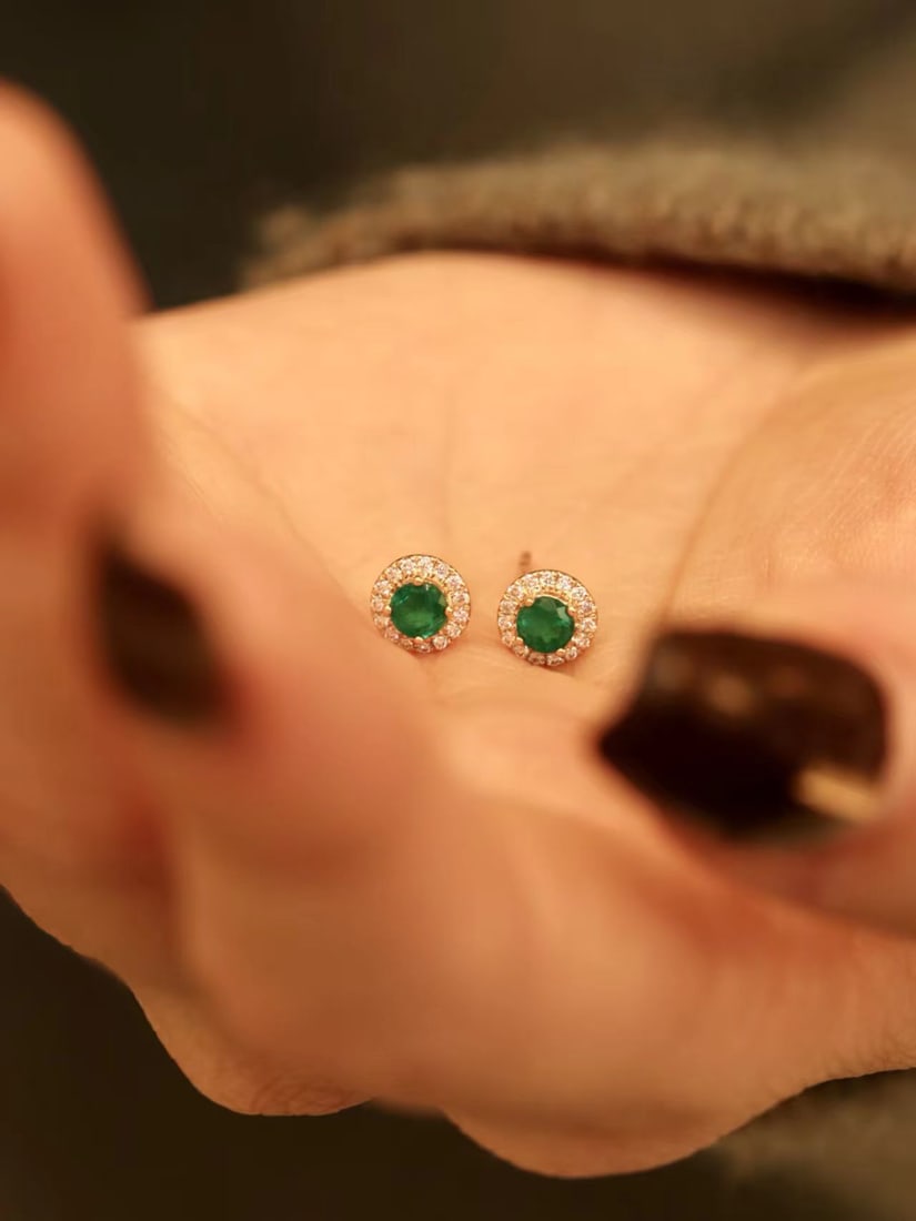18K Gold Emerald Earrings - 8