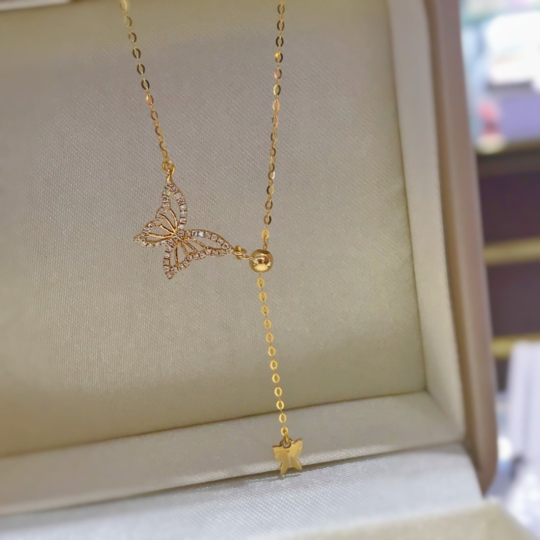 18K Gold Diamond Necklace - 2