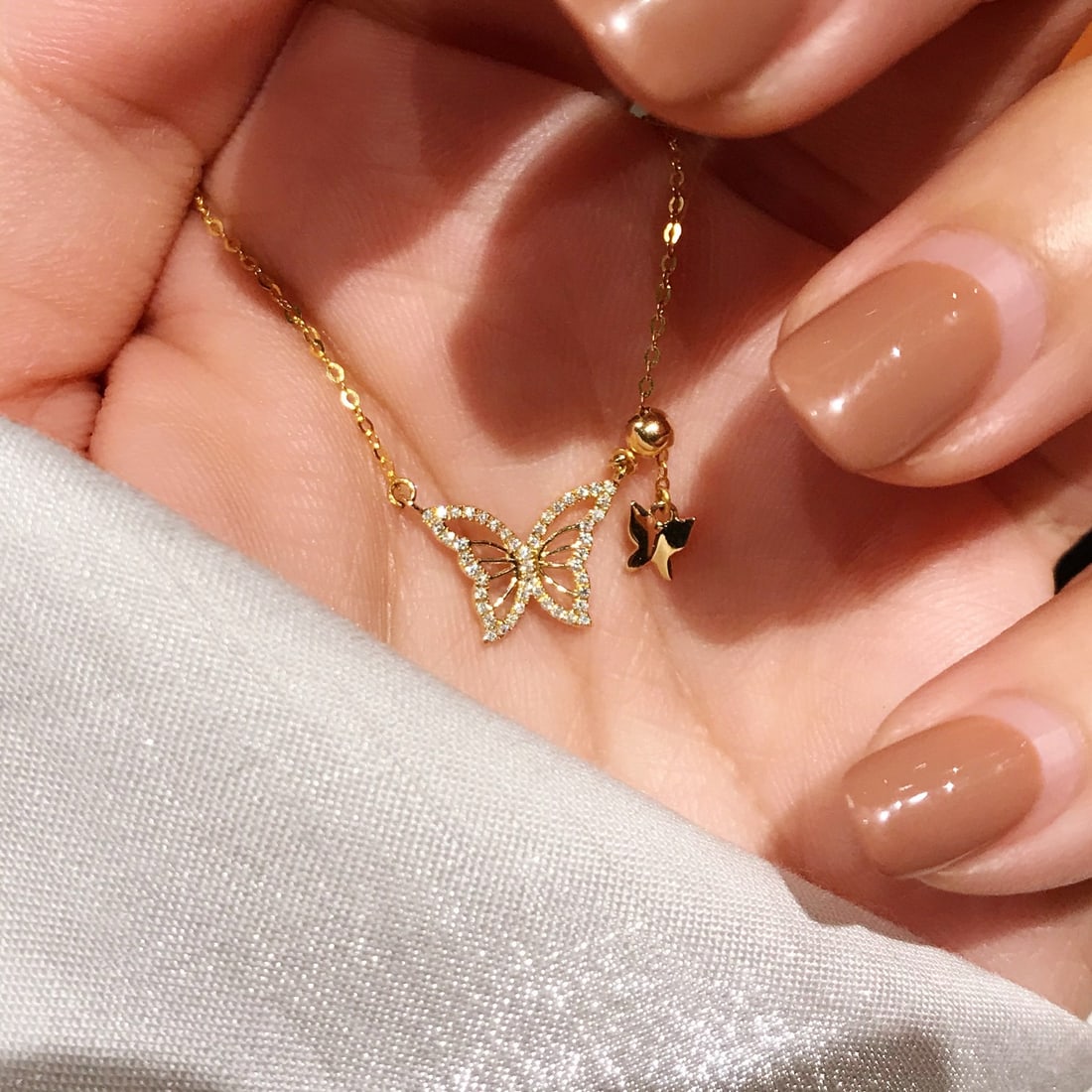 18K Gold Diamond Necklace - 8