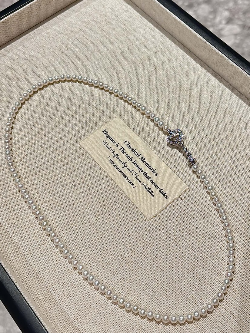 Natural Freshwater Pearl Necklace (1 of 6)