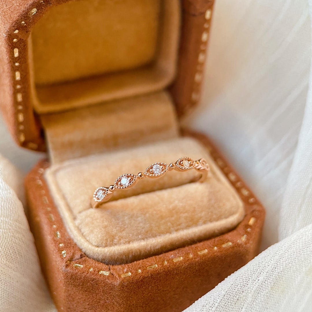 18K Gold Diamond Ring - 9