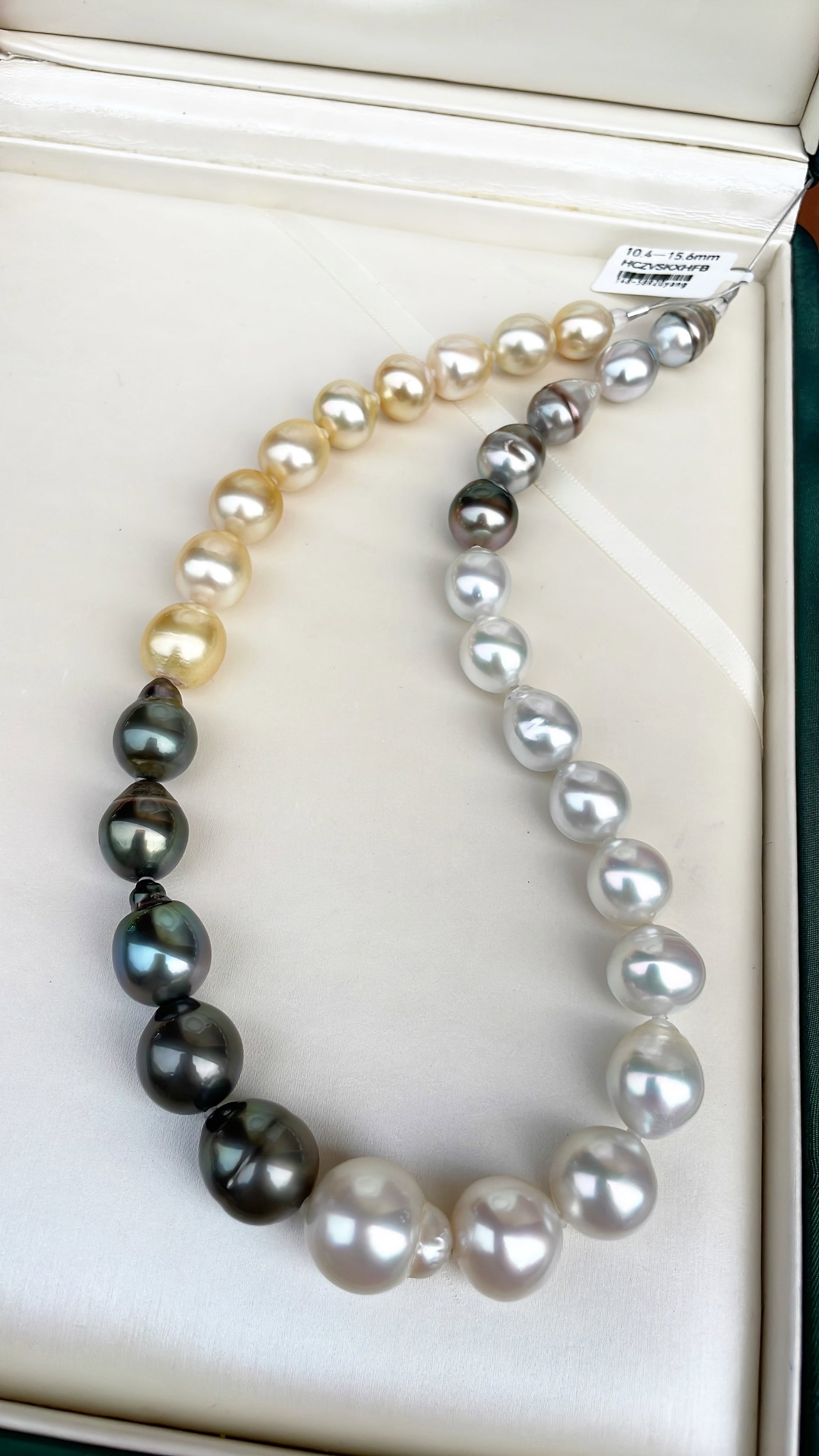 Mixed Color Large Pearl Necklace - 10