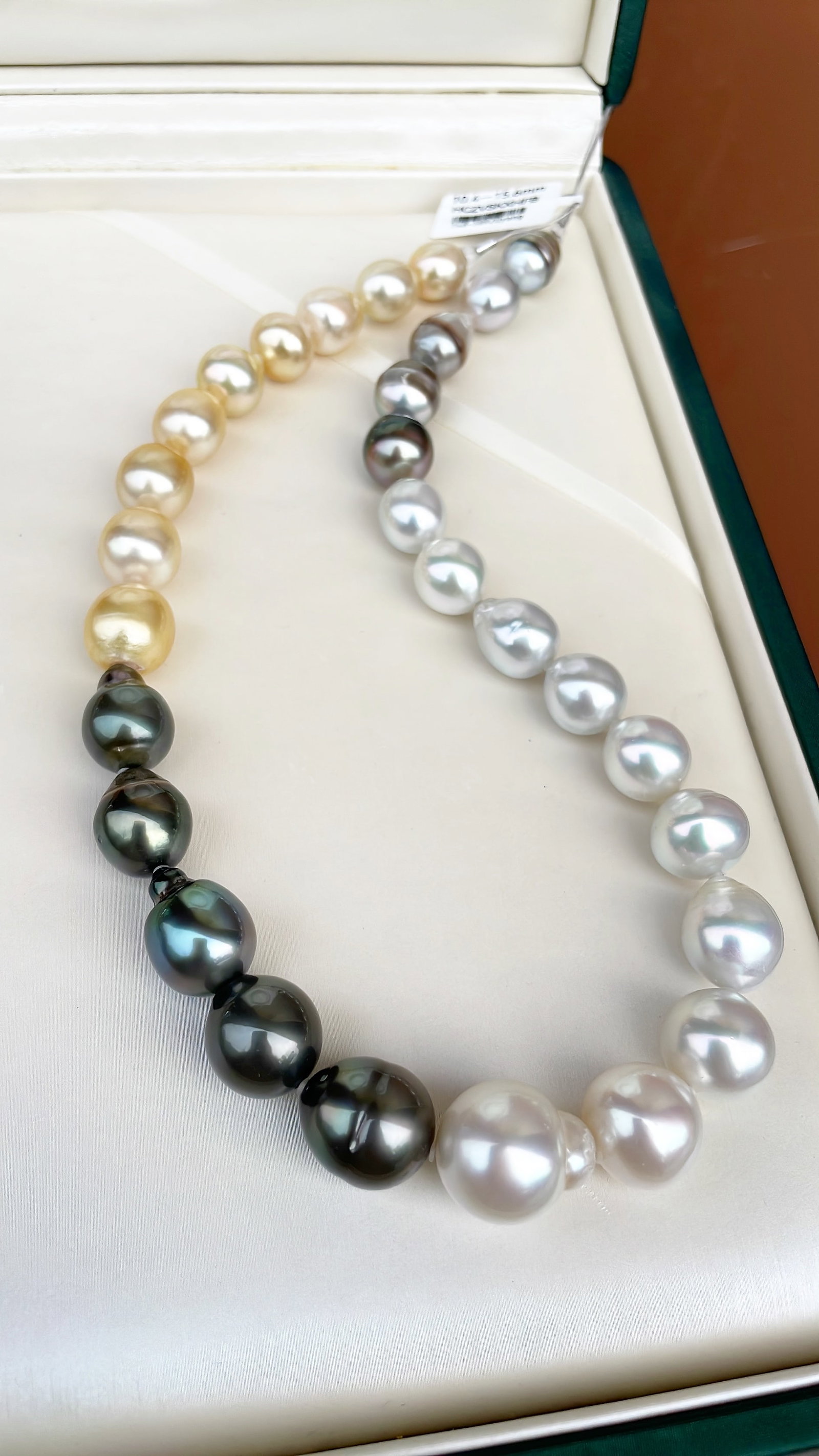 Mixed Color Large Pearl Necklace (1 of 10)