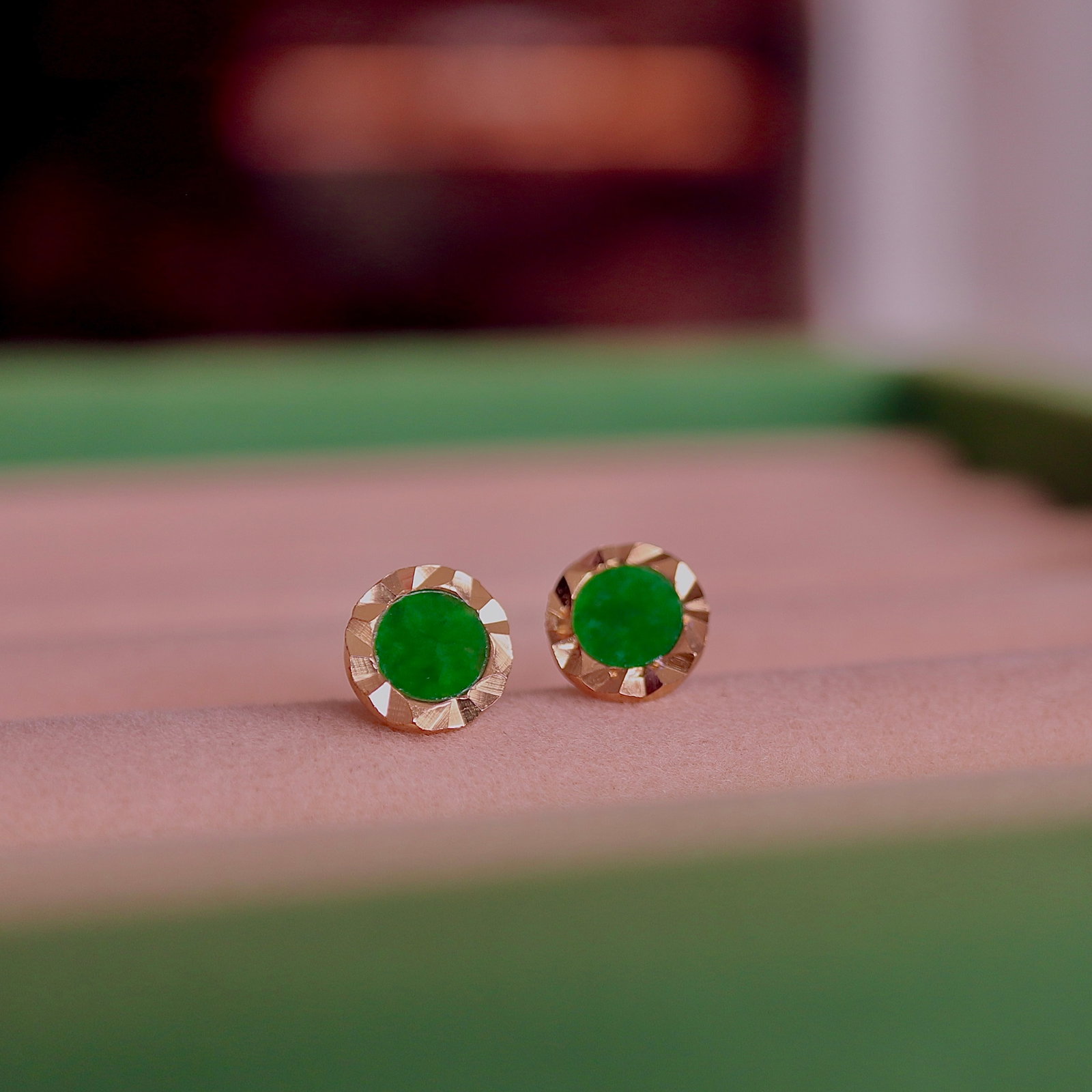 S925 Silver Natural Jadeite Earrings: Title: S925 Silver Natural Jadeite Earrings Description: These earrings feature natural jadeite as the main stone, showcasing a full green color. Set in S925 silver with bezel setting craftsmanship,