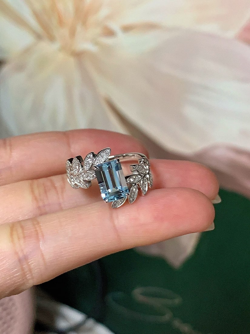 18K Gold Aquamarine Ring - 5
