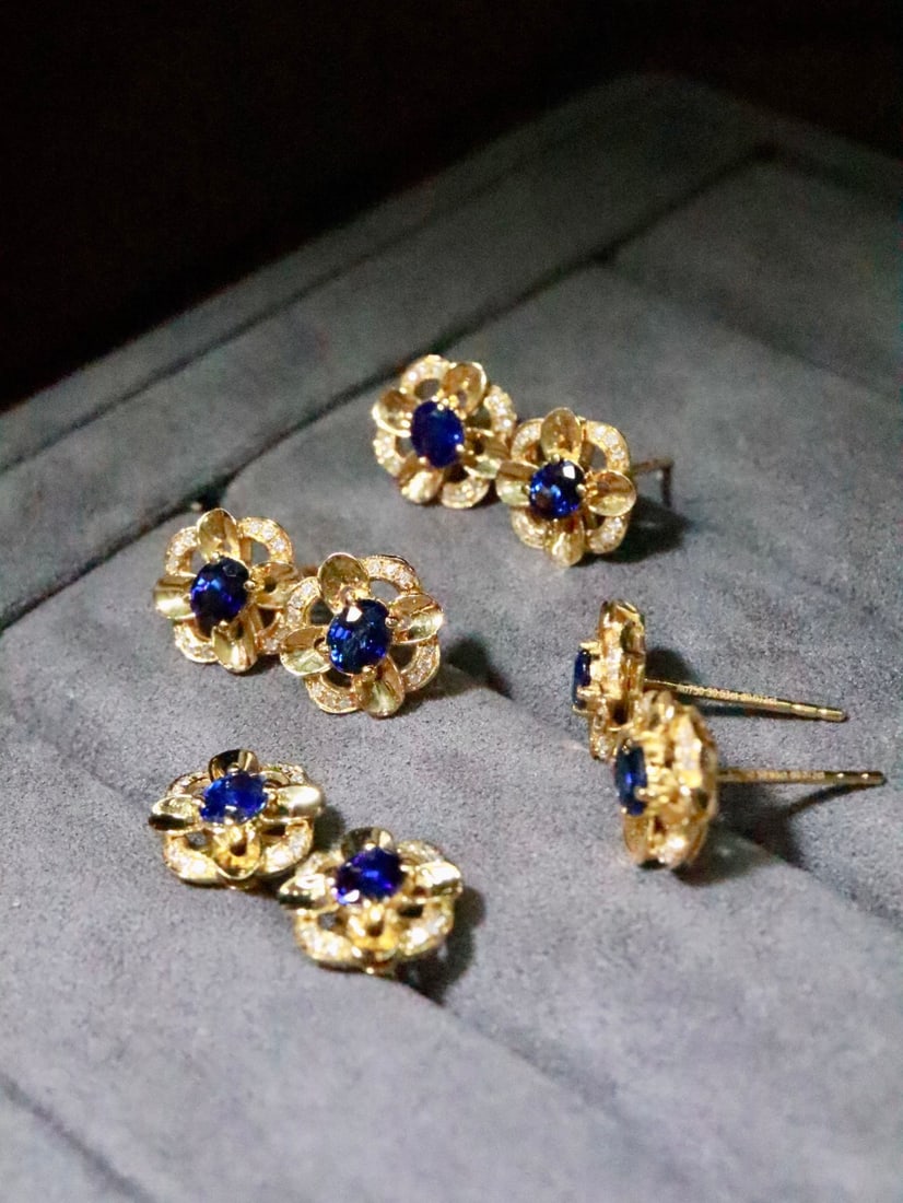 18K Gold Blue Sapphire Earrings - 3