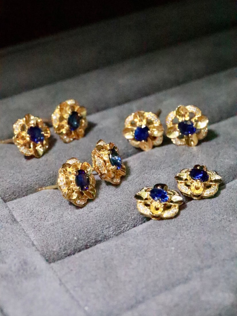 18K Gold Blue Sapphire Earrings - 4