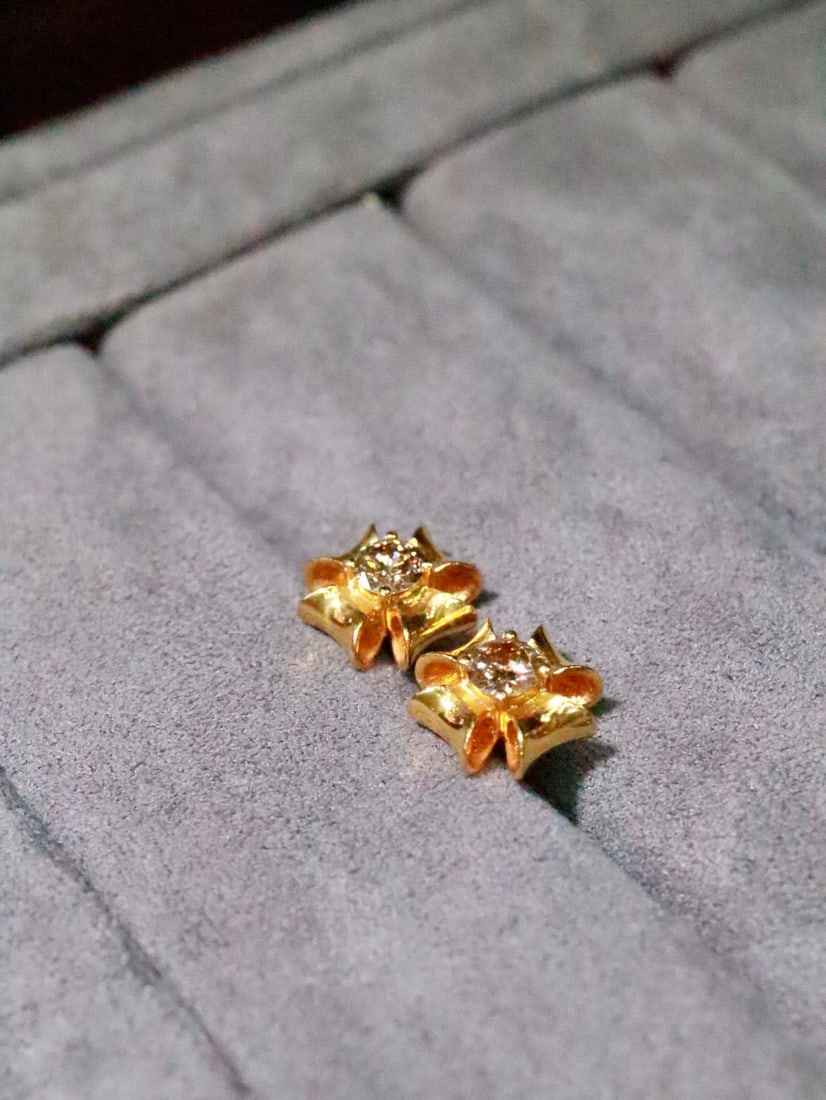 18K Gold Diamond Earrings - 2