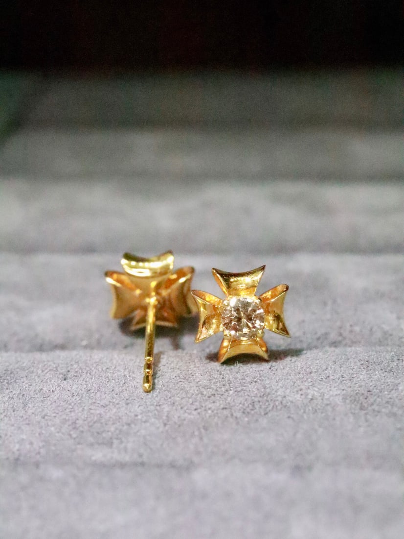 18K Gold Diamond Earrings - 4