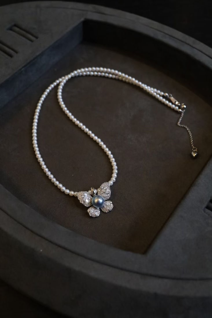 Natural Pearl Butterfly Necklace (1 of 9)