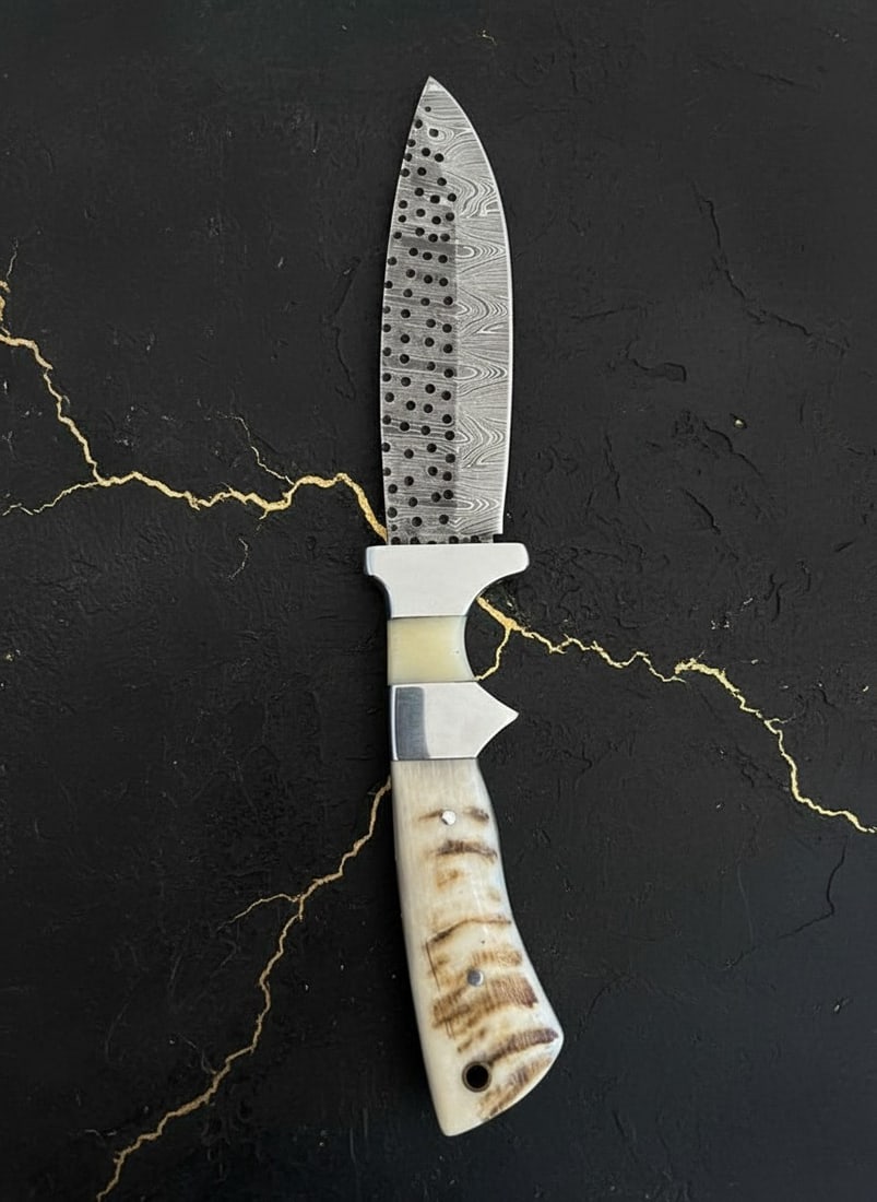 Handmade Damascus Steel Hunting Knife Ram Horn Handle with Leather Sheath - 4