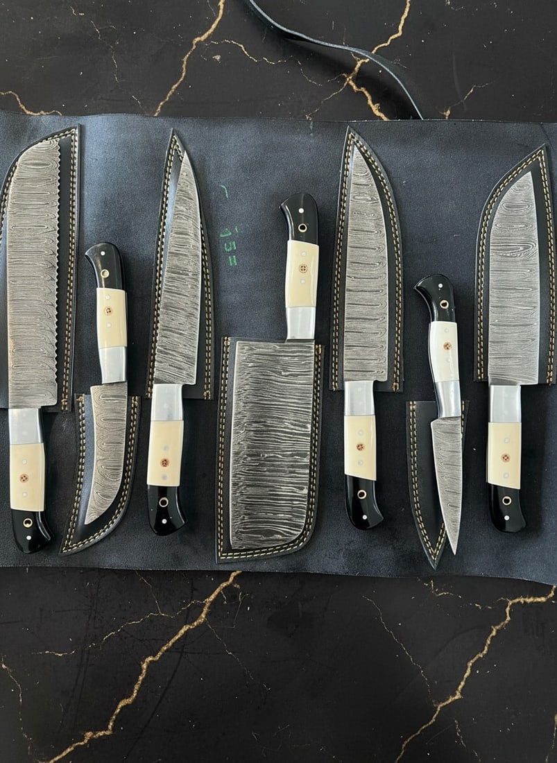 7pc Damascus Kitchen Knife Set Handmade Bone Handle w/ Leather Roll Case: Title:7pc Damascus Kitchen Knife Set Handmade Bone Handle w/ Leather Roll Case Description:This high-quality chef set includes a collection of hand-forged knives and a cowhide leather carrying bag.