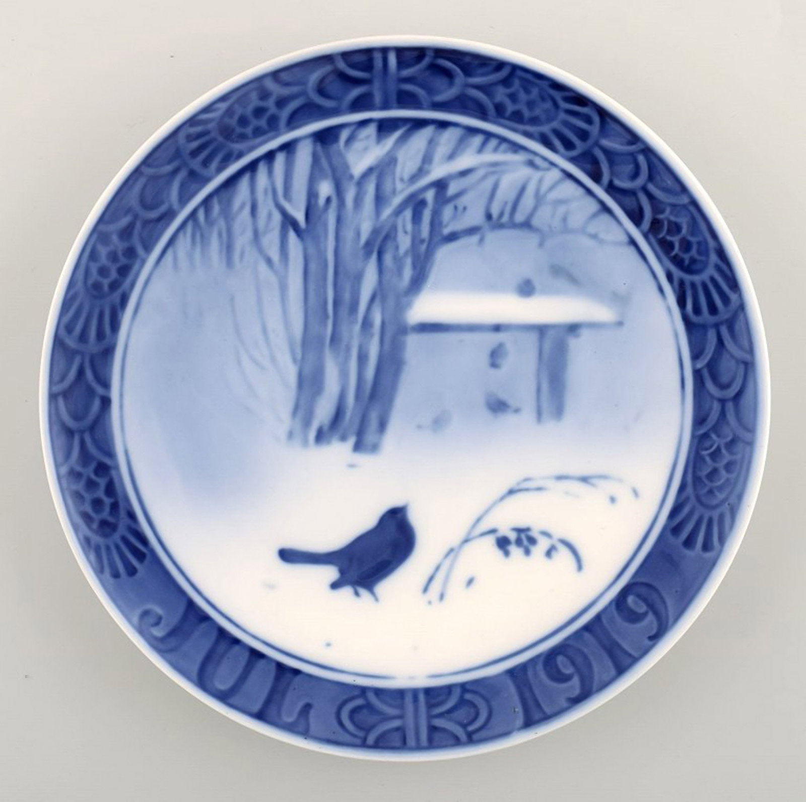Royal Copenhagen, Christmas plate from 1919. (1 of 4)