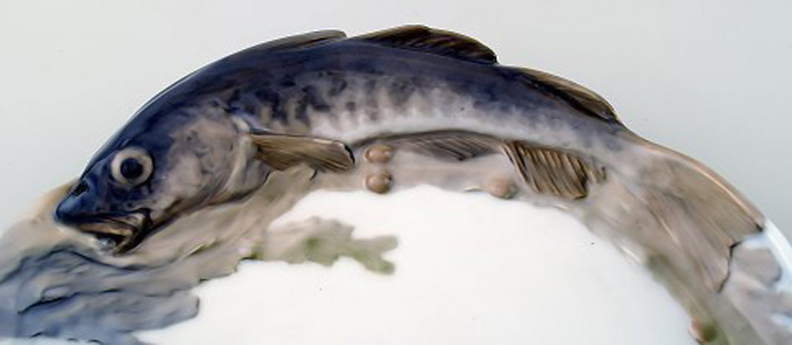 Rare Royal Copenhagen Art Nouveau cod dish number 1/482. - 2