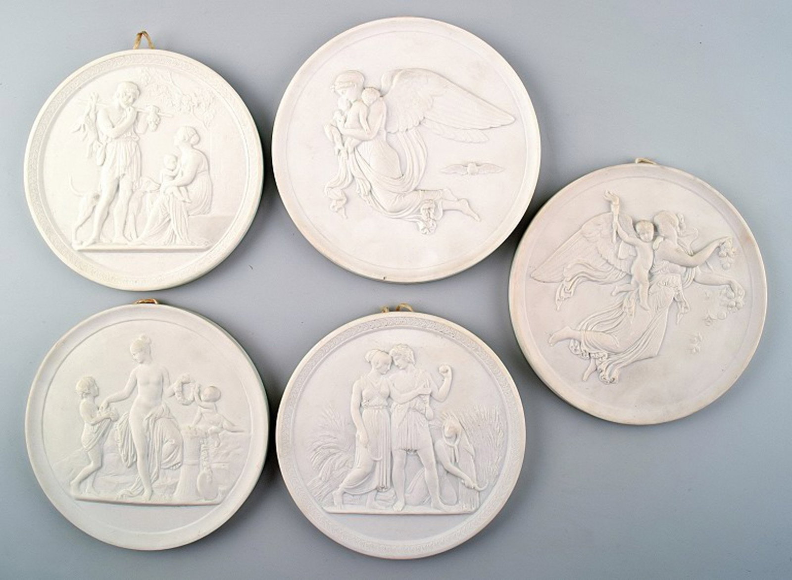 5 Royal Copenhagen biscuit plaques after Thorvaldsen.: Title: 5 Royal Copenhagen biscuit plaques after Thorvaldsen. Description: 5 Royal Copenhagen biscuit plaques after Thorvaldsen. Measures 13.5 to 15 cm. Hallmarked. In perfect condition, 1st. factory q