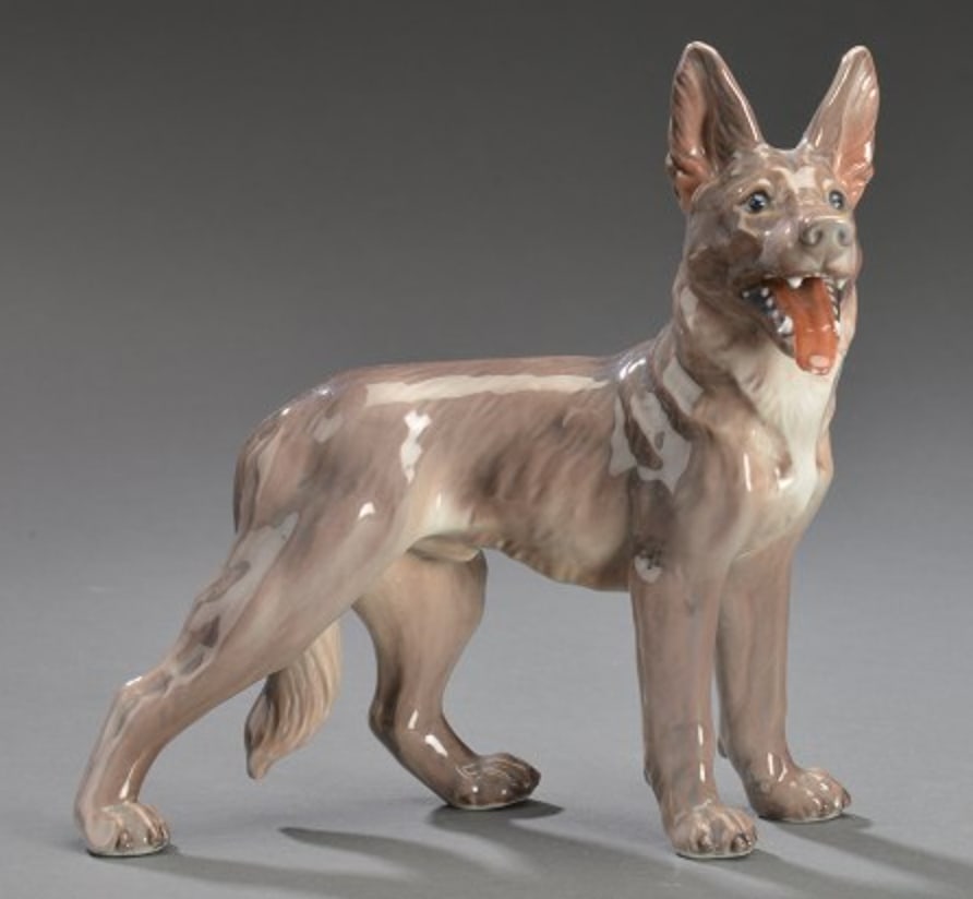 Dahl Jensen porcelain figurine in the form of a German shepherd, No. 1087. (1 of 4)