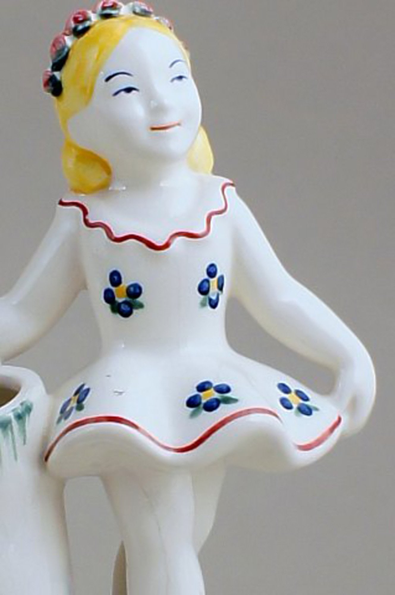 Here you are offered a rare Royal Copenhagen (Aluminia) earthenware figure of a ballerina. - 2