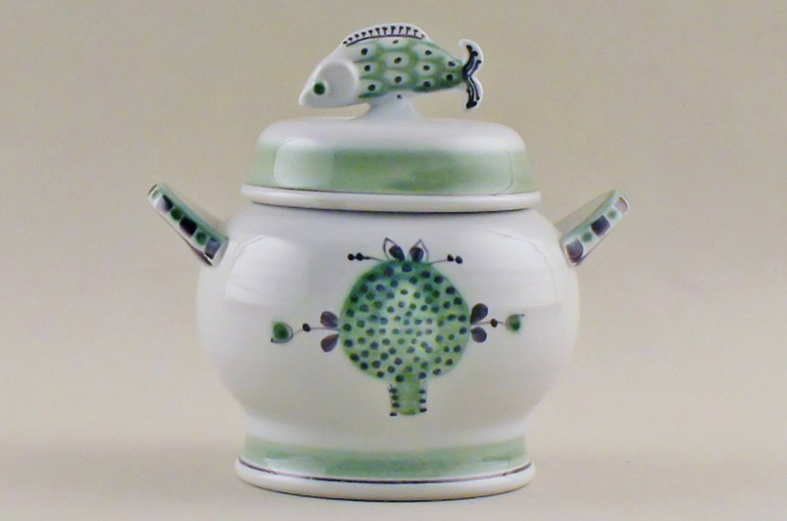 Rare Aluminia lidded jar, lid with fish on top.: Title: Rare Aluminia lidded jar, lid with fish on top. Description: Rare Aluminia lidded jar, lid with fish on top. Measures 14 x 15 cm. Stamped 613/3350 BJ MA In good condition. Factory first.