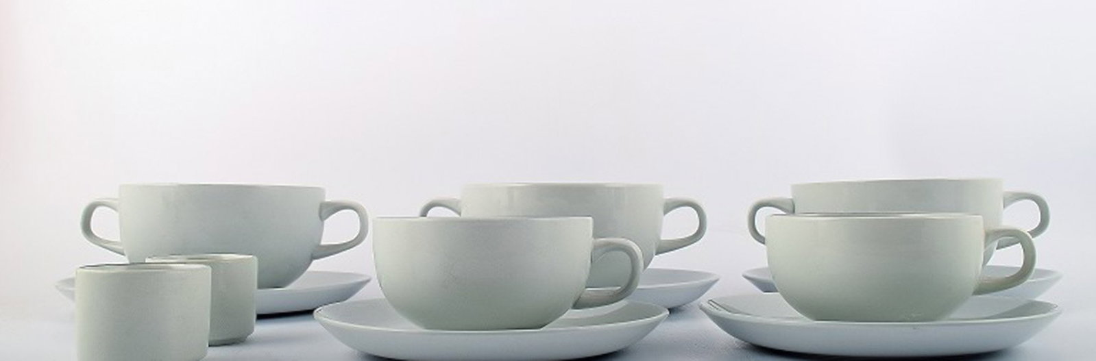 Aluminia, faience. (1 of 3)