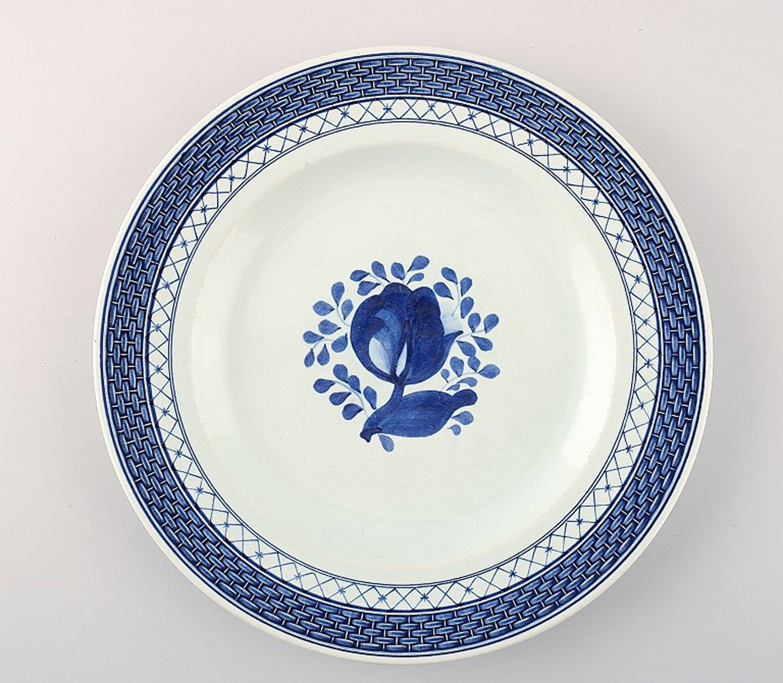 Tranquebar lunch plates from Royal Copenhagen / Aluminia. 9 plates in stock. Decoration number (1 of 4)