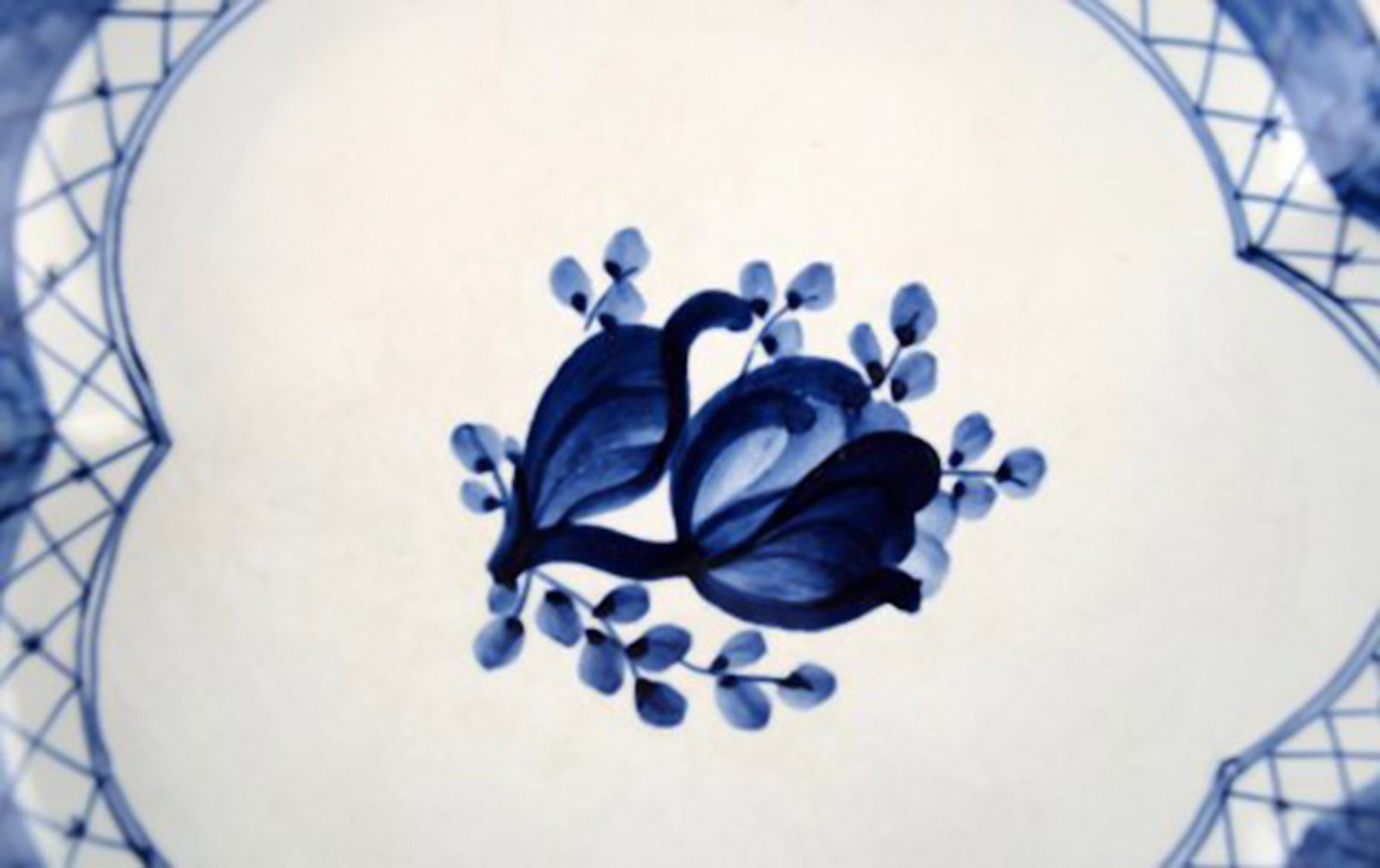 Aluminia / Royal Copenhagen Tranquebar, small dish. Decoration number 11/925. - 2