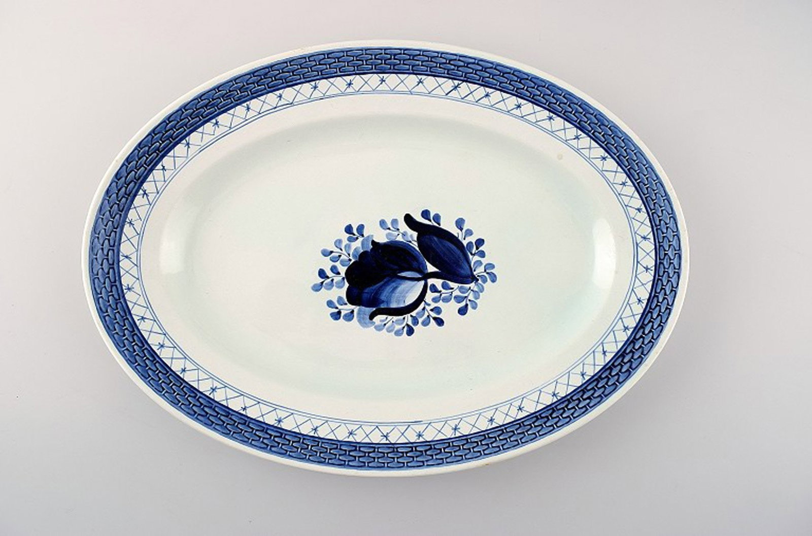 Oval Tranquebar dish by Royal Copenhagen / Aluminia. Decoration number 11/928. (1 of 4)