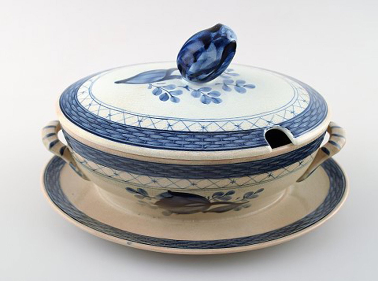 Small Tranquebar sauce boat from Royal Copenhagen / Aluminia. Decoration number 11/1016. - 3