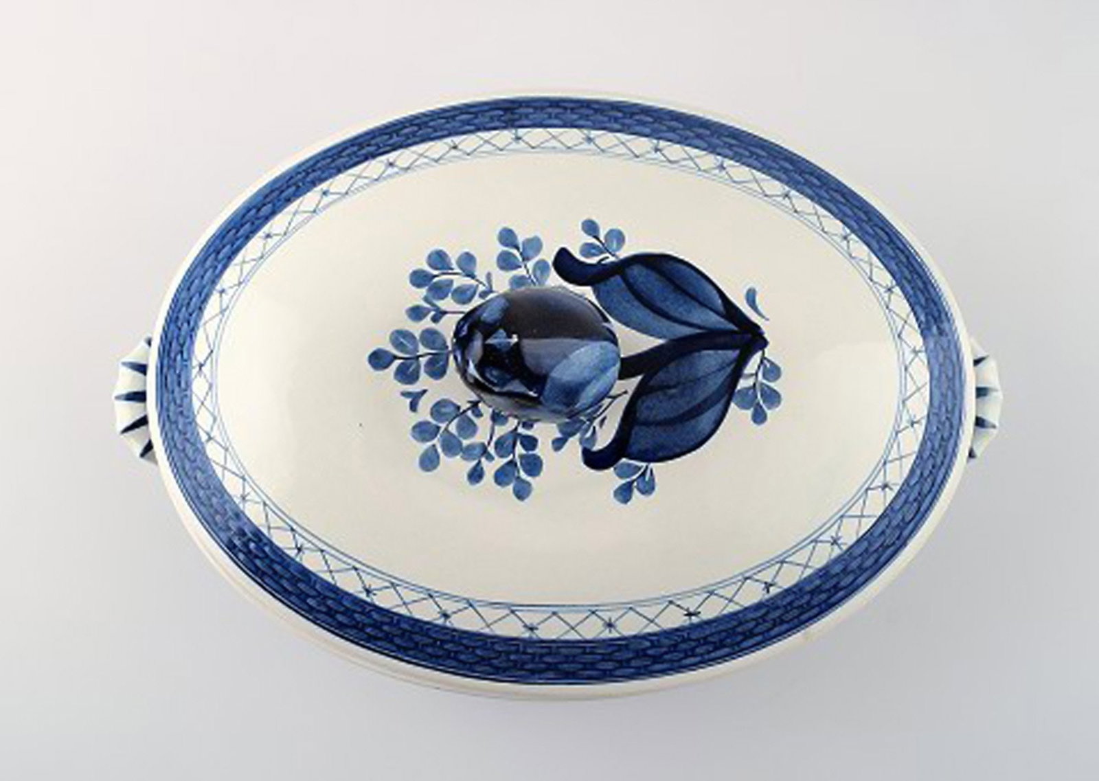 Tranquebar lidded dish by Royal Copenhagen / Aluminia. Decoration number 11/921. - 3