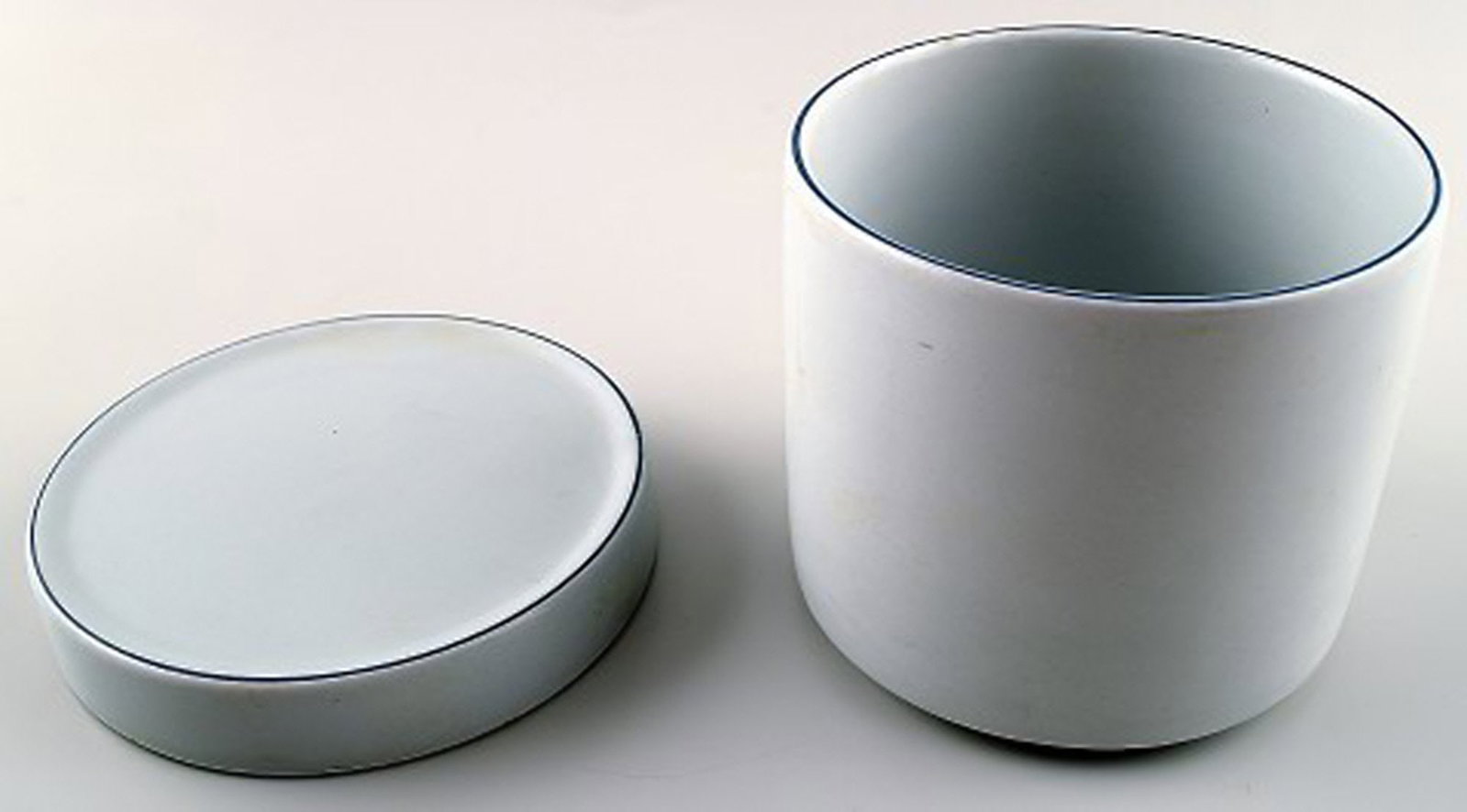 Butter Bowl / lidded honey/jam jar. Aluminia/Royal Copenhagen blue line, earthenware. - 3