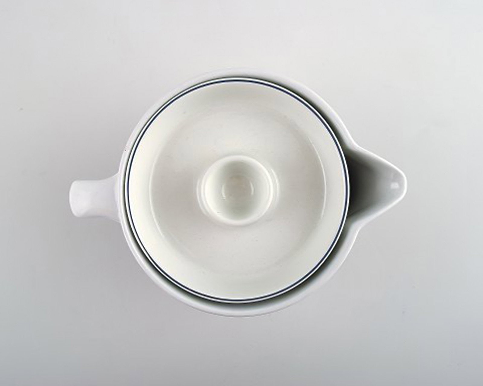 Royal Copenhagen / Aluminia faience Jug with lid. - 2