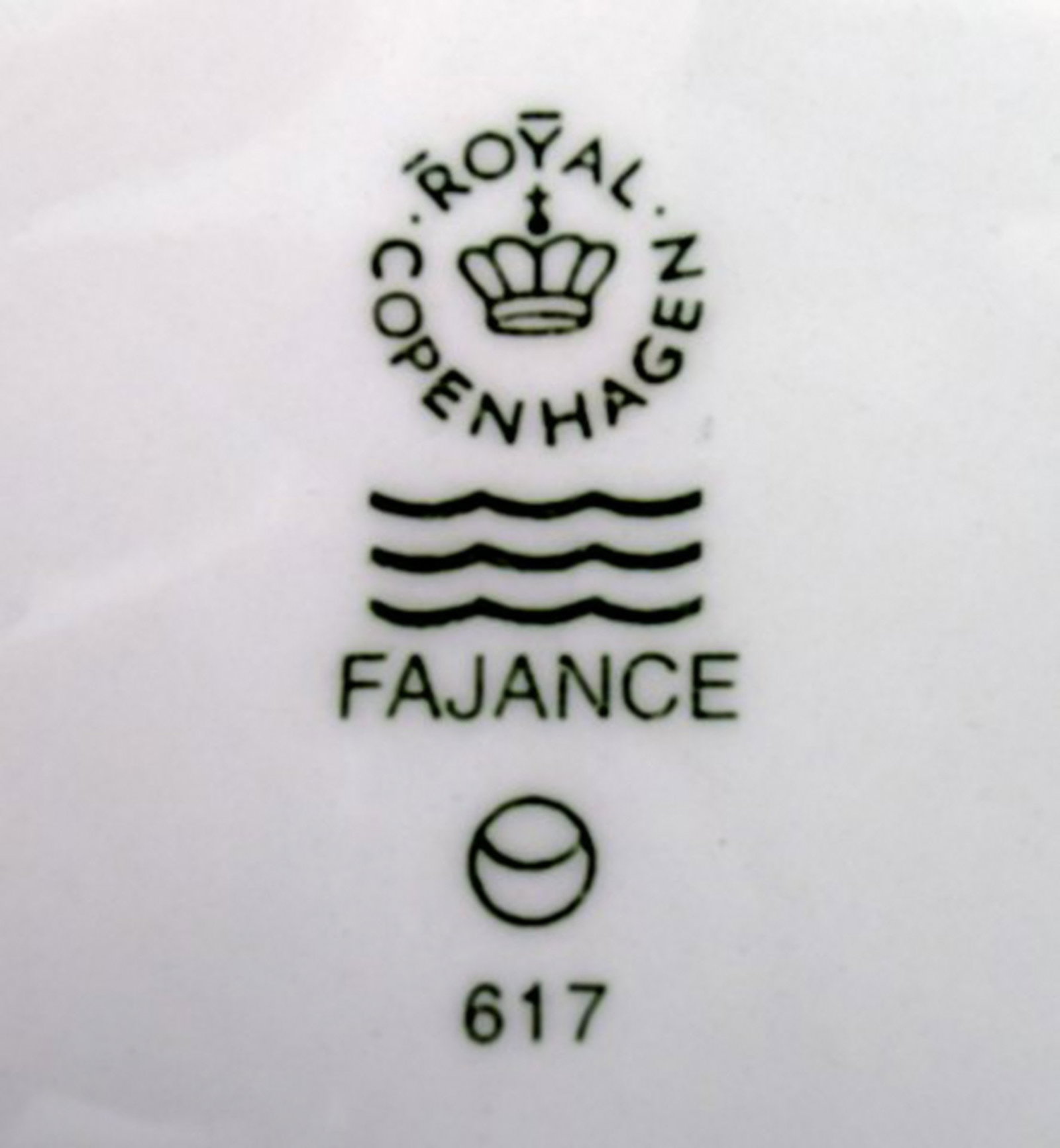 Royal Copenhagen/Aluminia Blue Line cake plates. 19 pcs. in stock. - 2