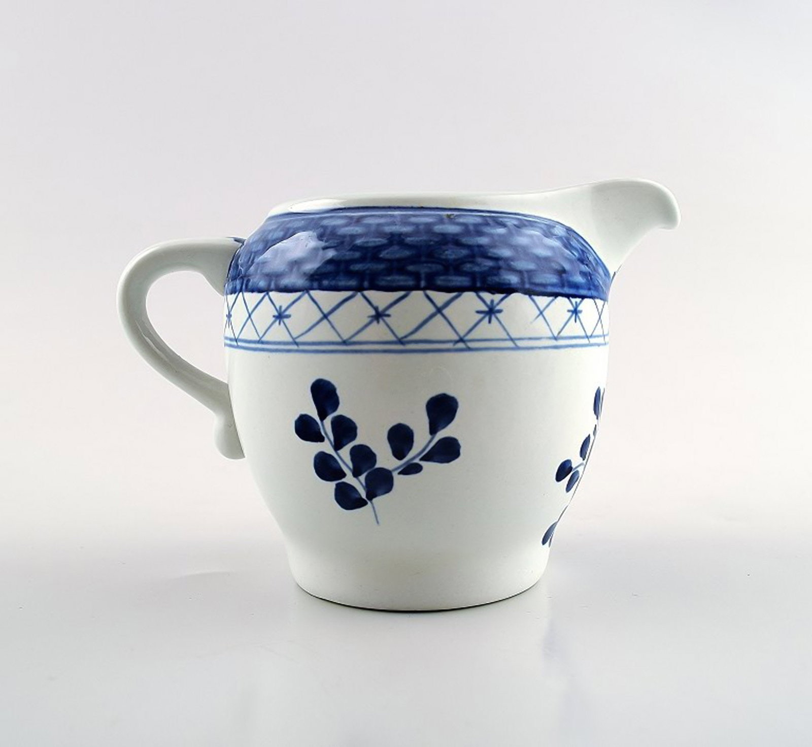 Blue Tranquebar Creamer 954 Aluminia Tranquebar Blue, Aluminia / Royal Copenhagen faience. (1 of 2)