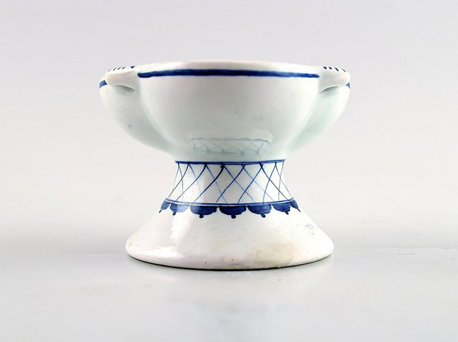 Tranquebar, rare faience candlestick. Decoration number 3069/1145. (1 of 3)