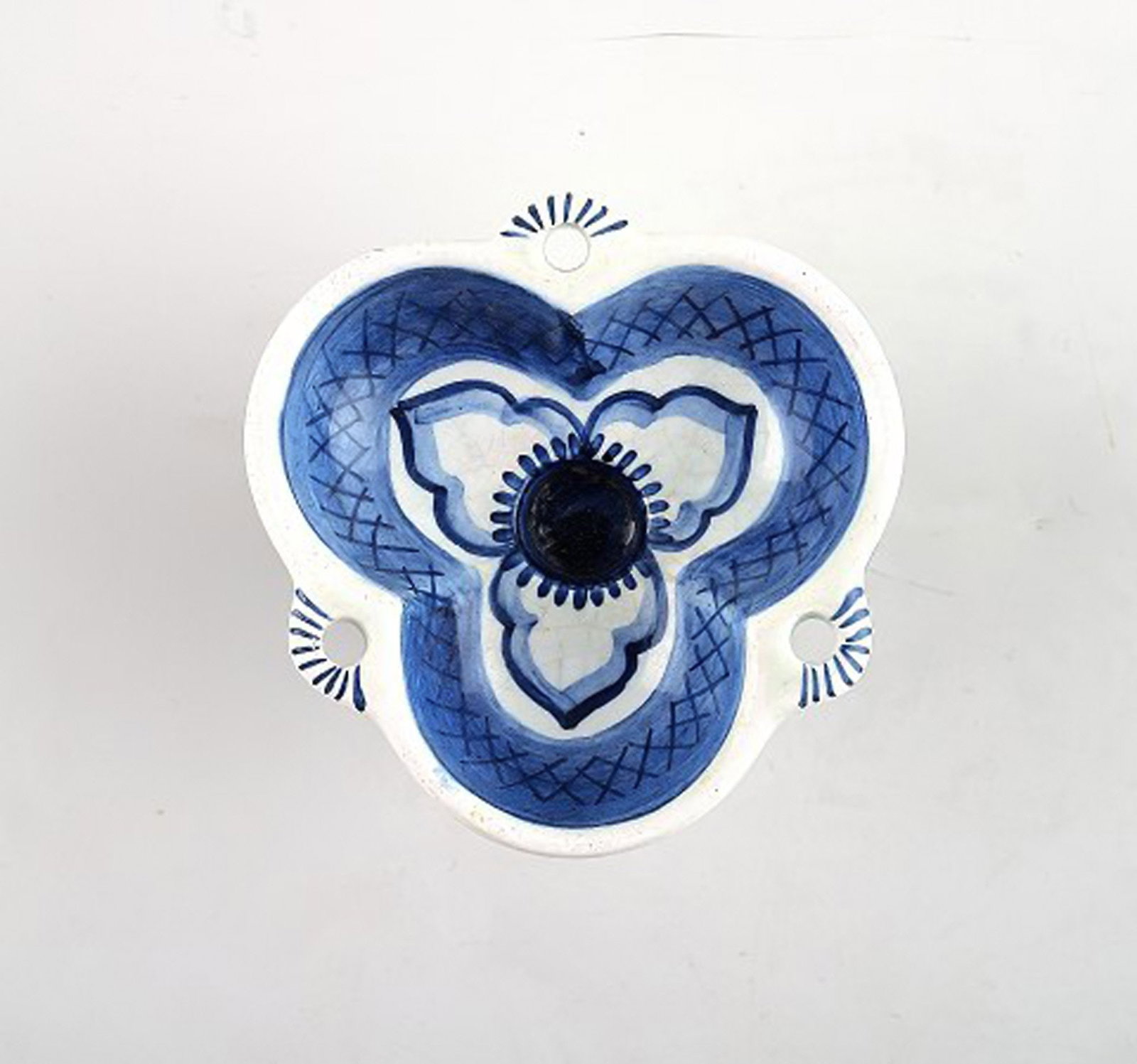Tranquebar, rare faience candlestick. Decoration number 3069/1145. - 2