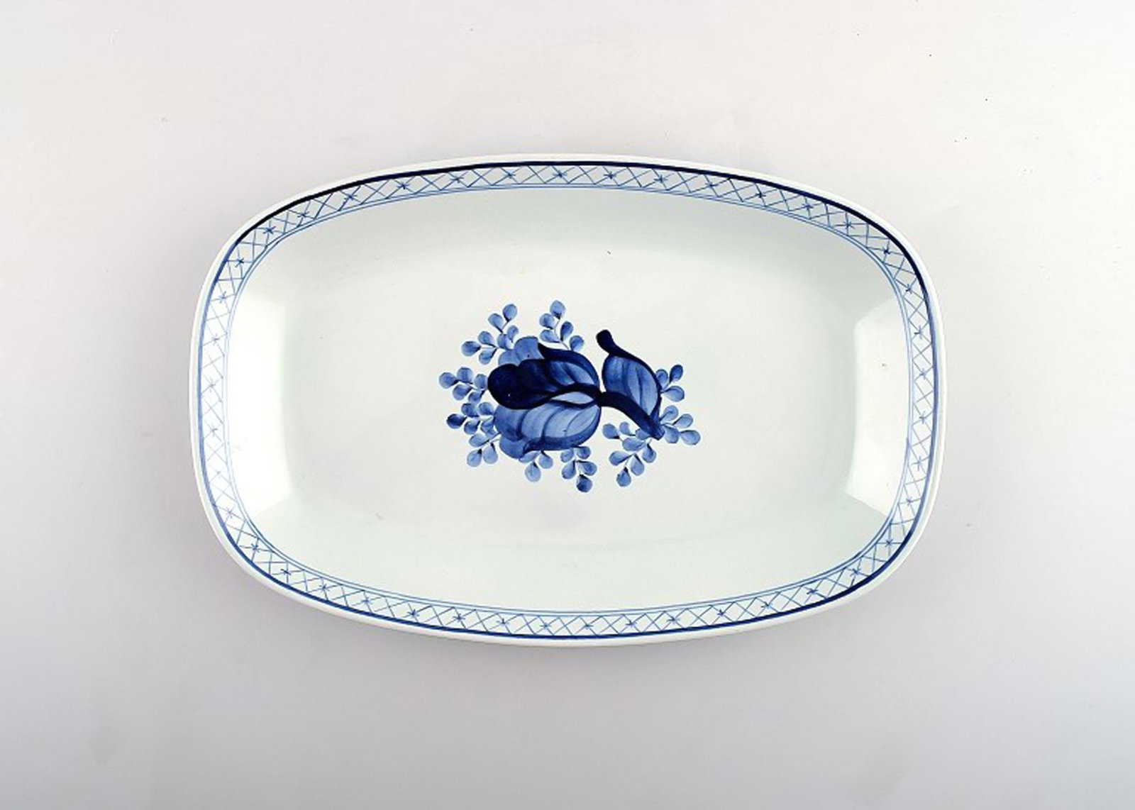 Squared Tranquebar rare dish from Royal Copenhagen / Aluminia. Decoration number 11/2841. (1 of 2)