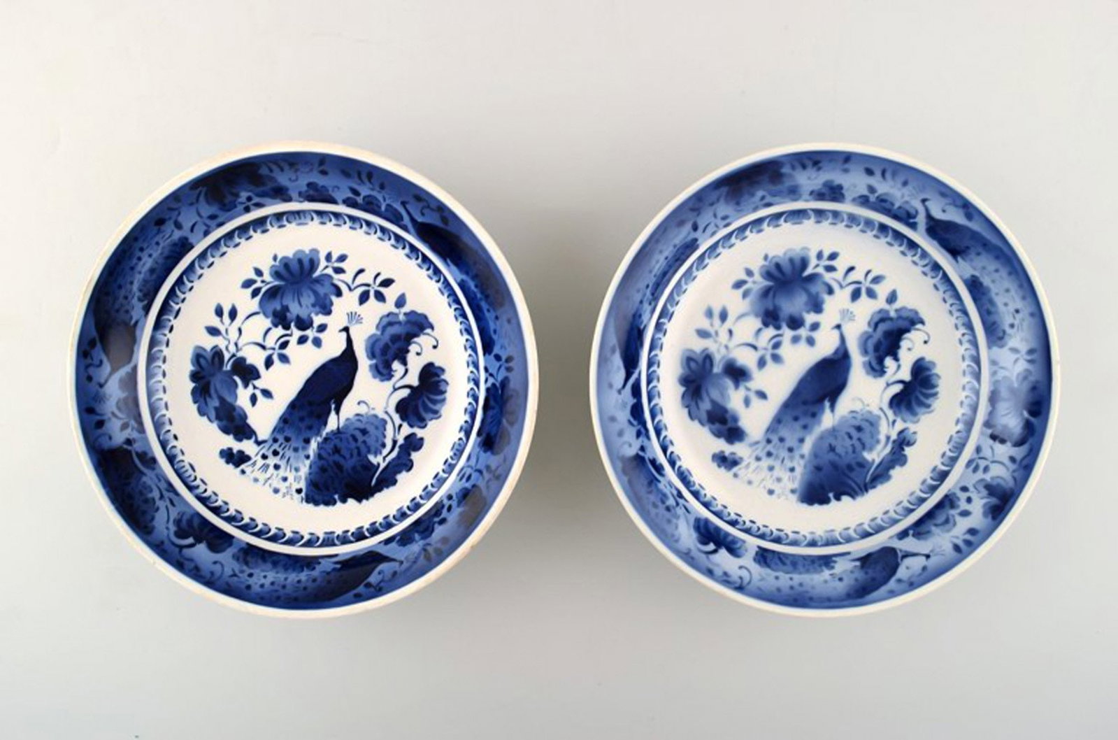 Peacock from Copenhagen's faience factory / Aluminia. Two large bowls in faience. (1 of 6)