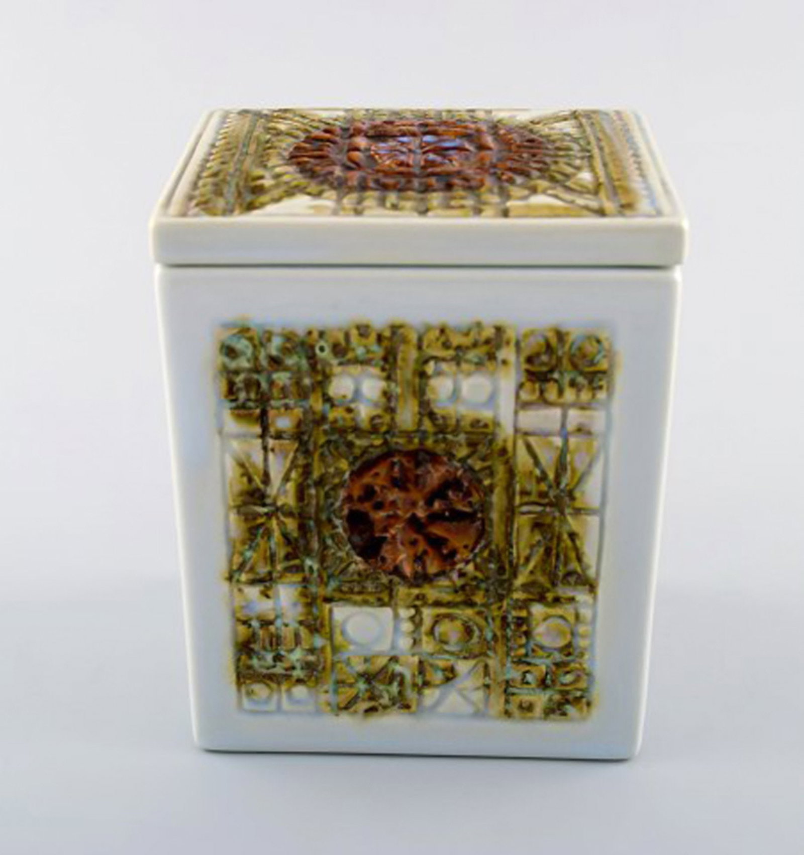 Tenera lidded jar in faience by Kari Christensen for Aluminia. - 2