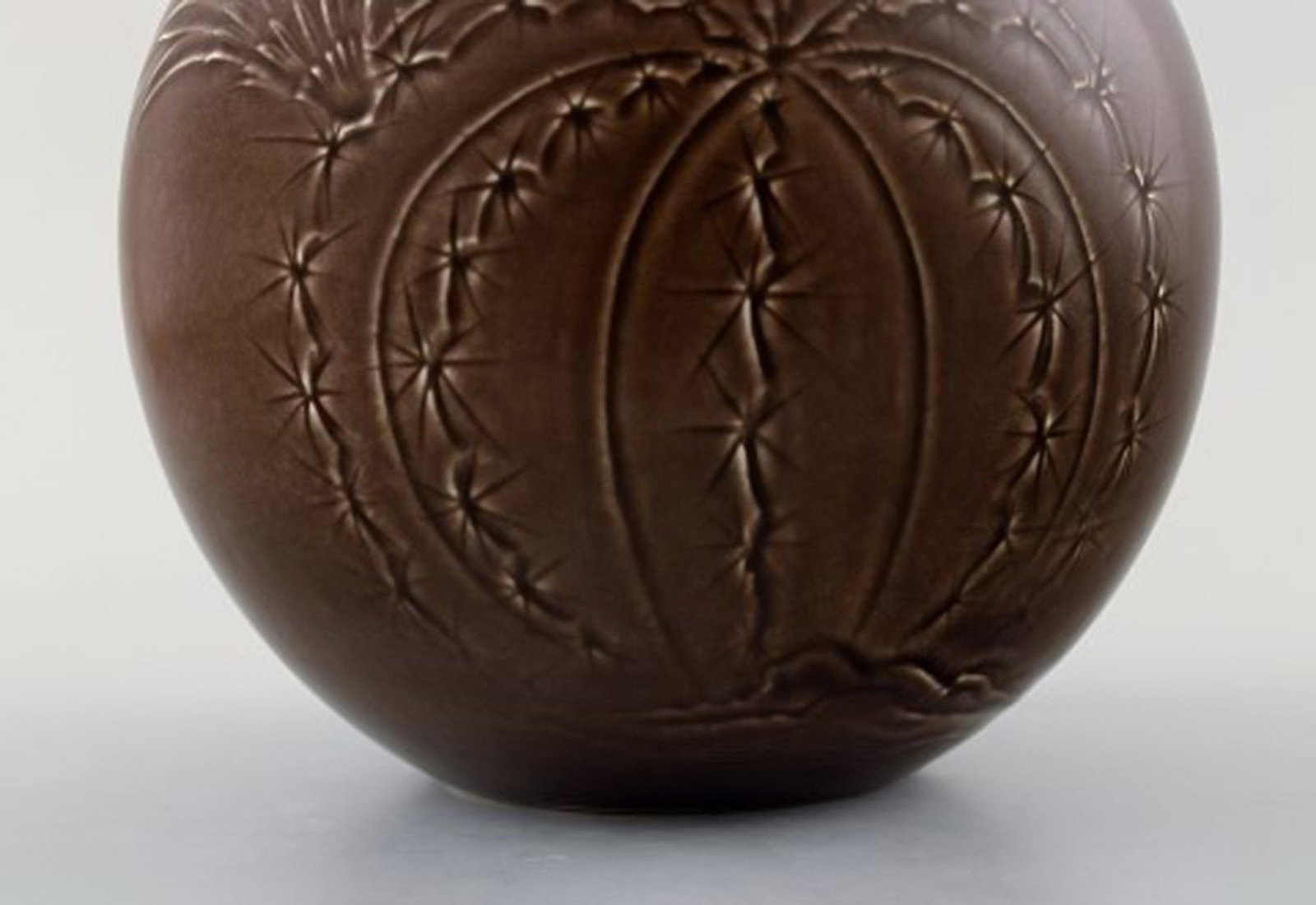 Aluminia, Copenhagen, faience vase, brown glaze. Ca. 1940 s. - 4