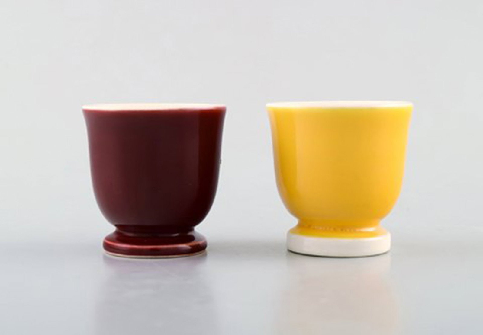 Confetti Royal Copenhagen / Aluminum faience. Three salt shakers and four egg cups in glazed - 3